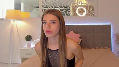 MelissaCrayzy online show from June 16, 7:45 am