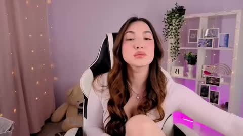Snapshot of melissagray_ chatting on October 19, 1:49 pm melissagray_ online show from October 19, 1:49 pm