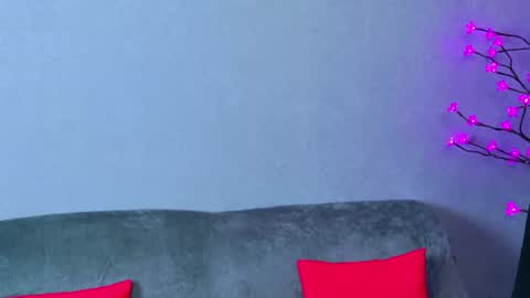 mellhyees online show from July 4, 3:10 am