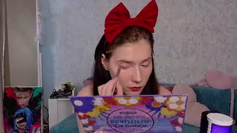 mellhyees online show from August 2, 3:30 am
