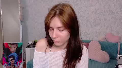mellhyees online show from August 5, 3:03 am
