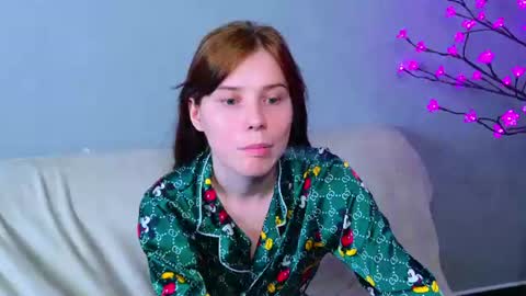 mellhyees online show from June 29, 3:03 am