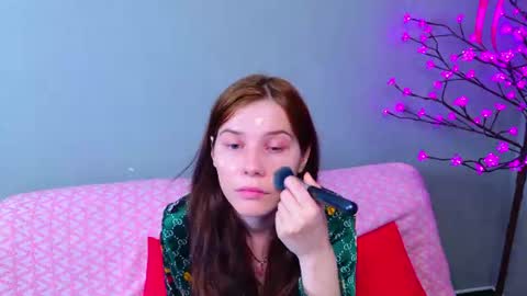 mellhyees online show from July 8, 3:10 am