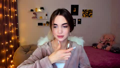 Snapshot of mellifluoustess chatting on December 11, 12:33 am Tessa online show from December 11, 12:33 am