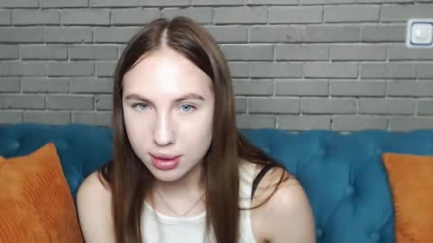 Snapshot of mellingi chatting on September 15, 5:31 am mellingi online show from September 15, 5:31 am