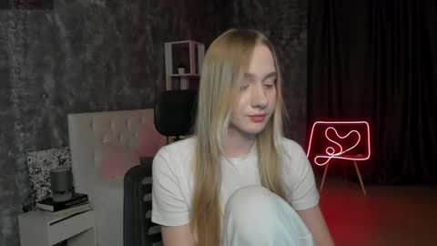 Snapshot of mellisadream chatting on October 7, 12:50 am mellisadream online show from October 7, 12:50 am