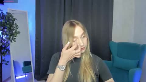 Snapshot of mellisadream chatting on October 4, 3:37 am mellisadream online show from October 4, 3:37 am