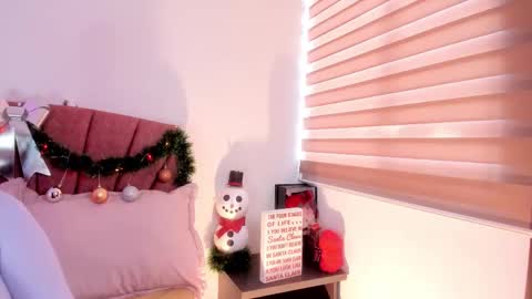  Leslie  online show from December 22, 12:12 pm