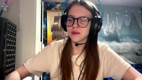 Hi Im Aria 18 years old online show from April 29, 4:56 pm