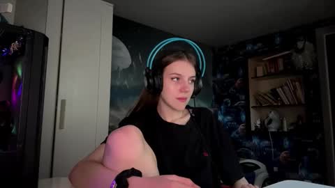 Hi Im Aria 18 years old online show from September 21, 12:09 pm