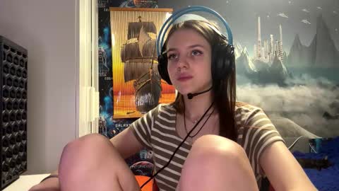 Hi Im Aria 18 years old online show from November 7, 1:57 pm