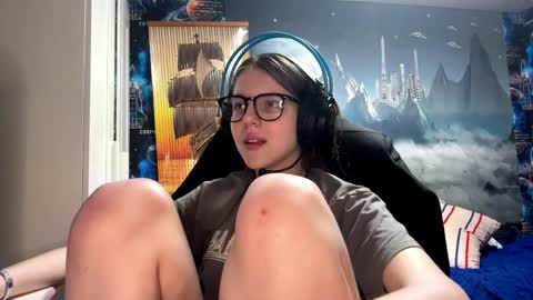 Hi Im Aria 18 years old online show from May 15, 1:08 pm