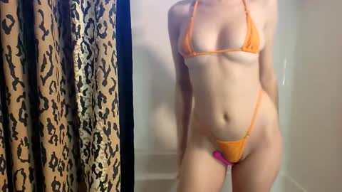 meltingmynx online show from May 2, 11:16 am