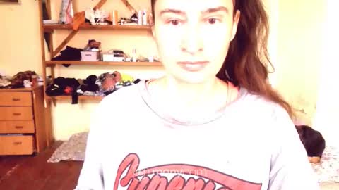 Yummygirl online show from May 18, 5:46 am