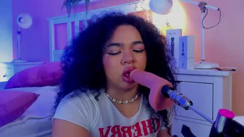  Memphis Williams  online show from July 1, 10:35 am