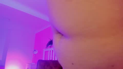 Memphis Williams  online show from July 25, 9:51 am
