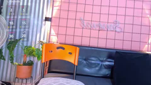 Princess Mensia online show from December 16, 1:28 pm