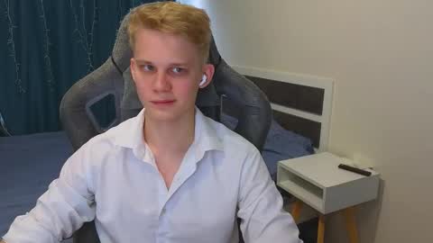 Mickey online show from November 22, 8:02 am