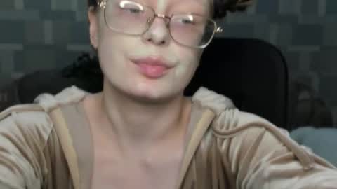 meowcr online show from December 18, 1:34 am