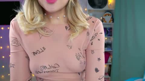 Molly online show from December 15, 4:30 am