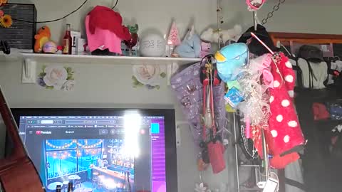 Snapshot of merelyalover chatting on January 28, 7:10 pm gurlnips online show from January 28, 7:10 pm