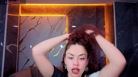 merida_b online show from November 27, 8:05 pm