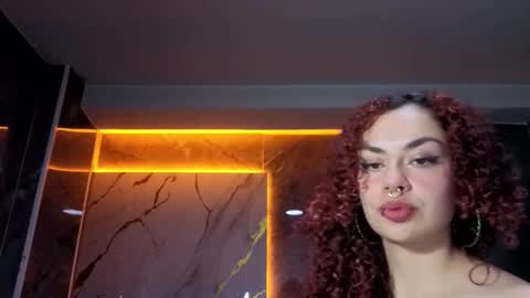 merida_b online show from November 29, 8:49 pm