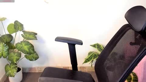 laura 3 i am independent model online show from November 9, 2:59 am