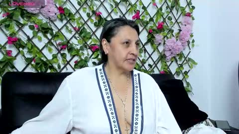 Snapshot of merlyna_goldens chatting on October 20, 11:43 pm My next birthday is December 11th. online show from October 20, 11:43 pm