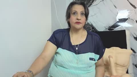 Snapshot of merlyna_goldens chatting on October 9, 1:00 am My next birthday is December 11th. online show from October 9, 1:00 am