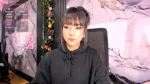 Snapshot of merlynn_ chatting on October 22, 2:37 am Diane 3 online show from October 22, 2:37 am
