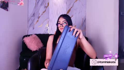 Mhia Kate online show from June 11, 12:03 pm