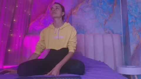 Emi online show from February 24, 7:17 pm