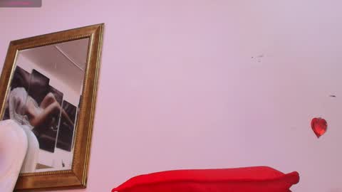 Snapshot of mia_0_ chatting on February 27, 7:47 pm Emi online show from February 27, 7:47 pm