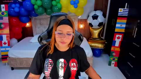 Violett online show from June 16, 8:13 pm