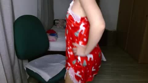 Mia online show from November 28, 2:52 am