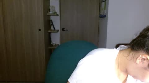 Mia online show from February 18, 4:56 am