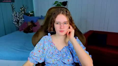 mia__mooore online show from March 12, 1:37 pm