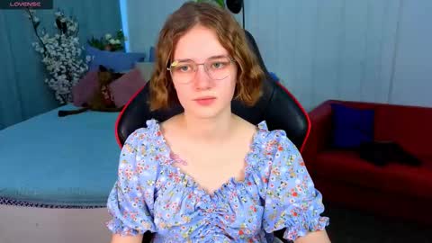 mia__mooore online show from March 10, 1:37 pm
