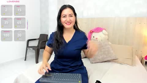 Mia Aristizabal online show from December 2, 11:41 am