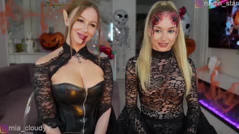 Mia and friends online show from October 30, 3:34 pm