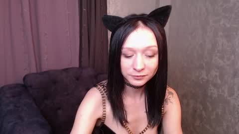 Mia online show from March 14, 8:29 am