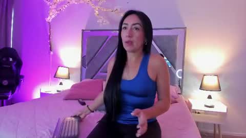 mia_davis__ online show from July 6, 11:29 am