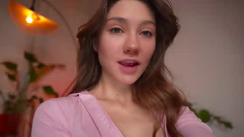 Mia online show from July 31, 6:53 pm