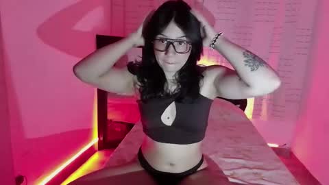 Mia online show from September 29, 2:05 pm