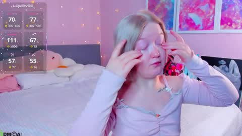 Mia online show from February 12, 2:48 am