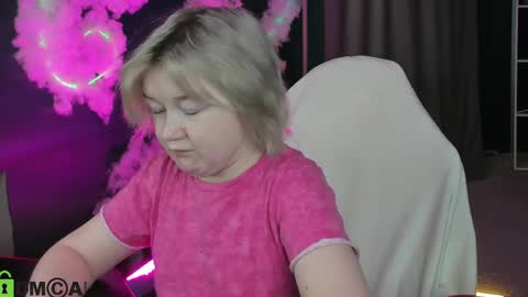 Mia online show from May 3, 3:12 am