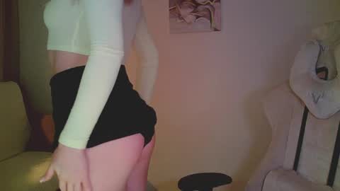 Mia online show from May 9, 10:16 pm