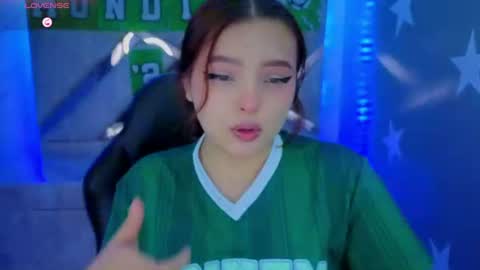 Mia online show from July 5, 1:07 pm
