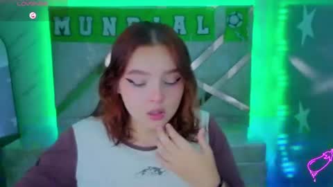 Mia online show from July 6, 1:52 pm